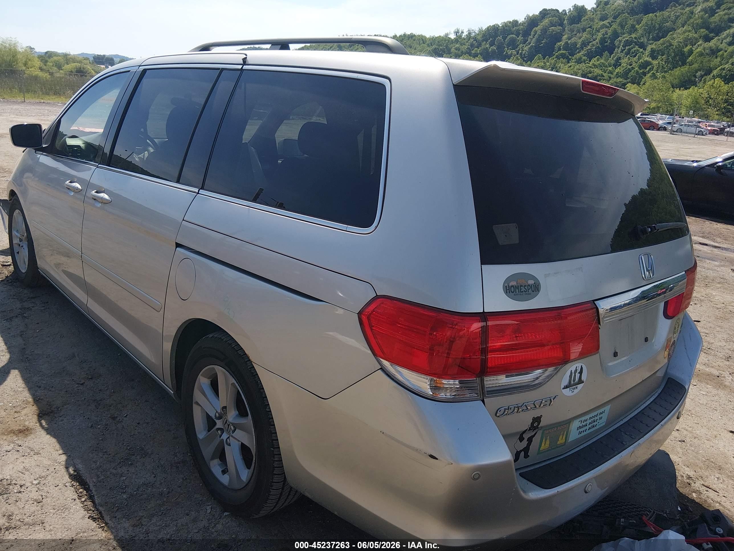 2009 Honda Odyssey Touring Silver vin: 5FNRL38949B039594