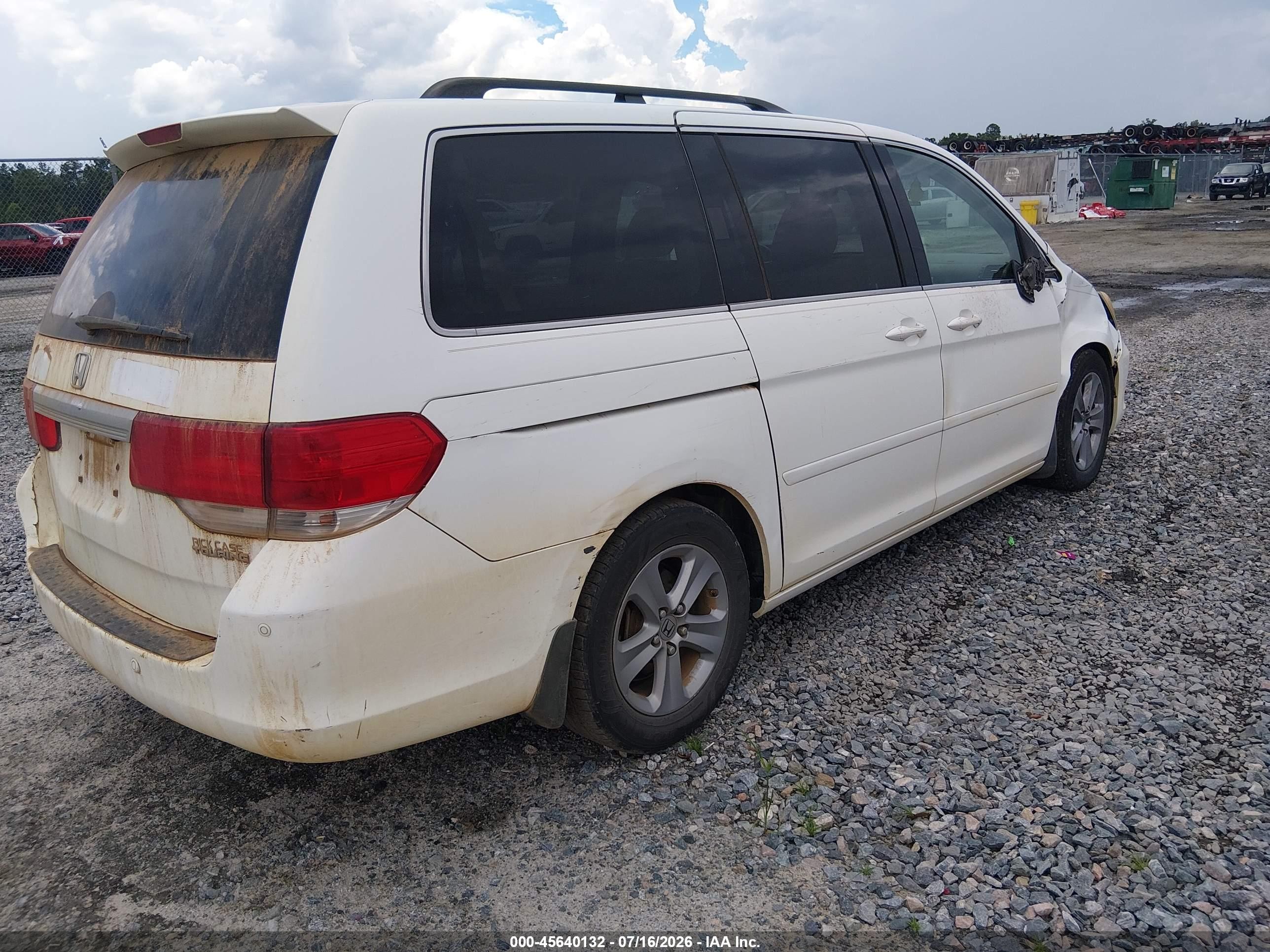 2008 Honda Odyssey Touring White vin: 5FNRL38958B007705
