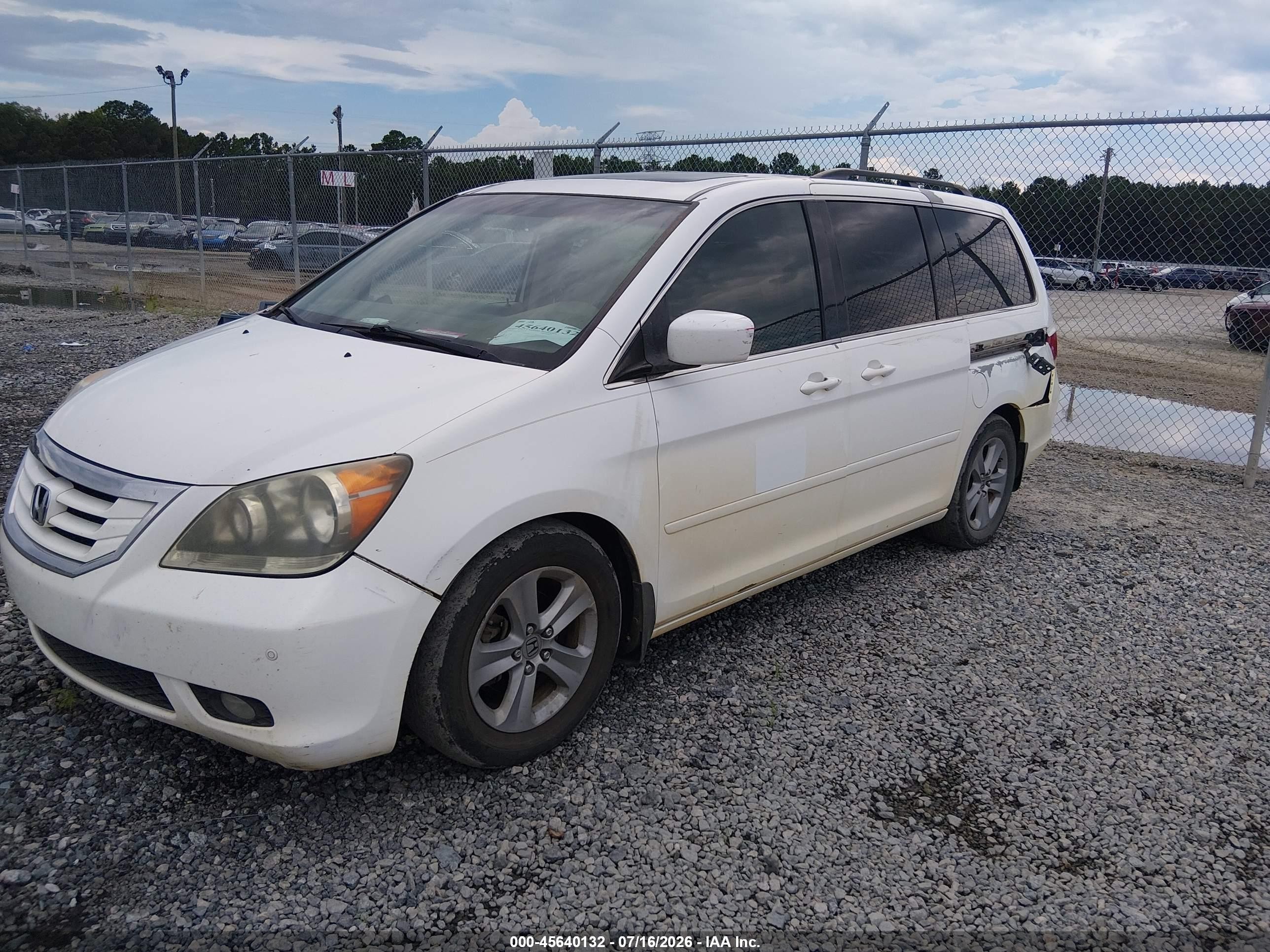 2008 Honda Odyssey Touring White vin: 5FNRL38958B007705