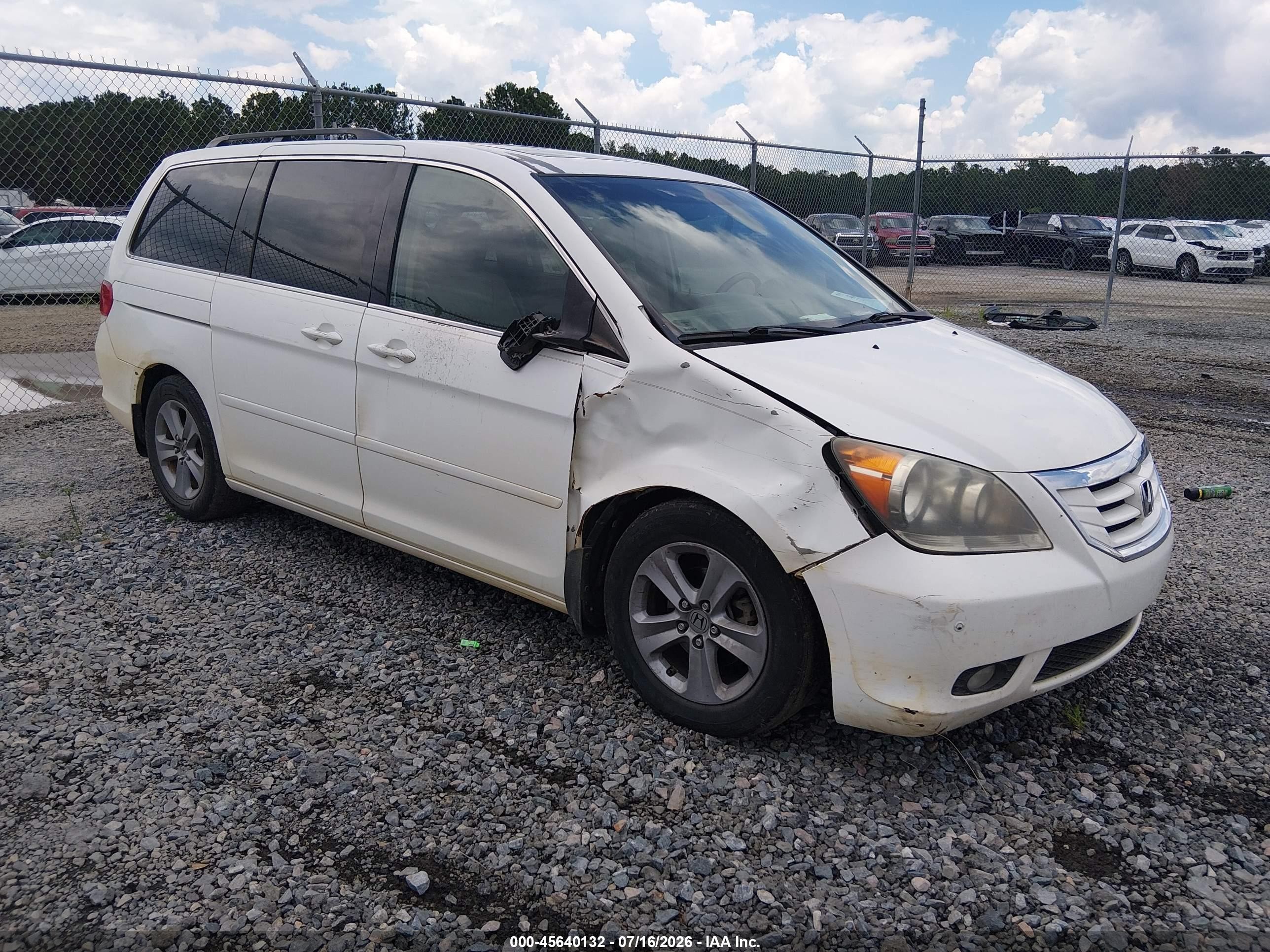 2008 Honda Odyssey Touring White vin: 5FNRL38958B007705