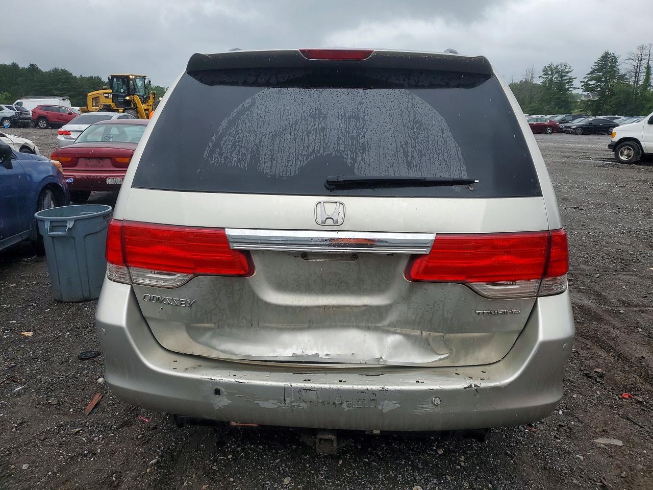 2008 Honda Odyssey Touring Silver vin: 5FNRL38958B051803