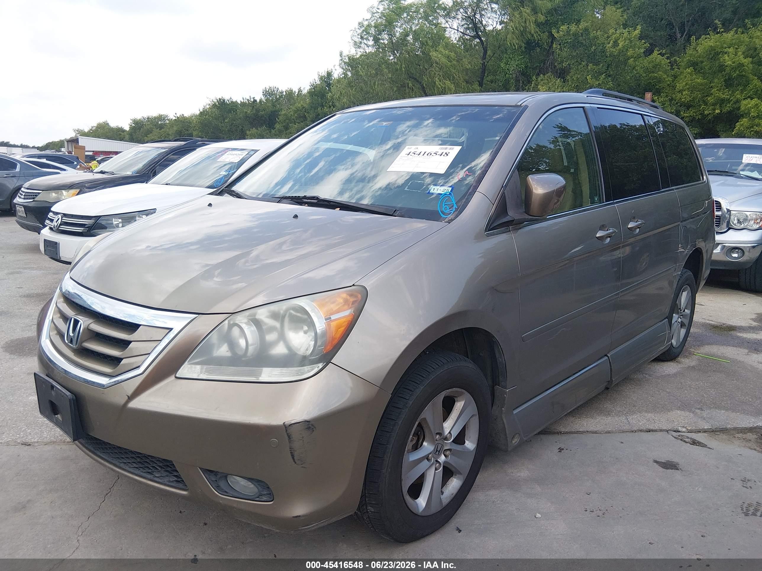 2009 Honda Odyssey Touring Beige vin: 5FNRL38959B052645