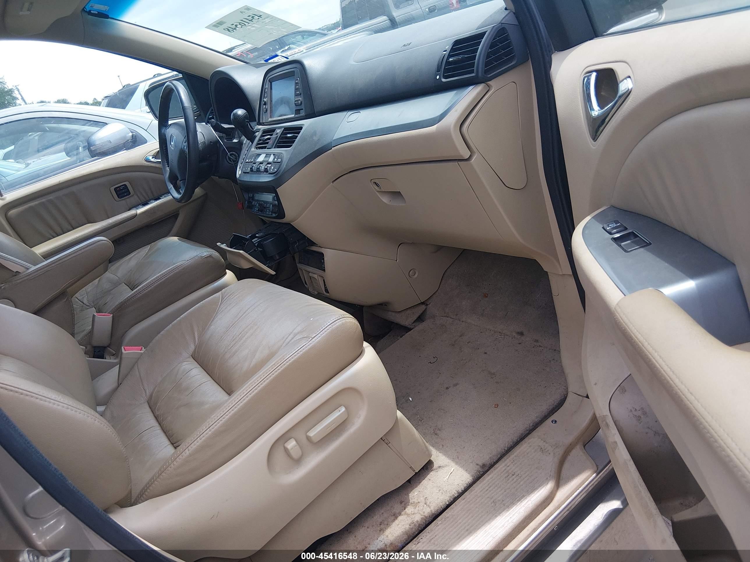 2009 Honda Odyssey Touring Beige vin: 5FNRL38959B052645