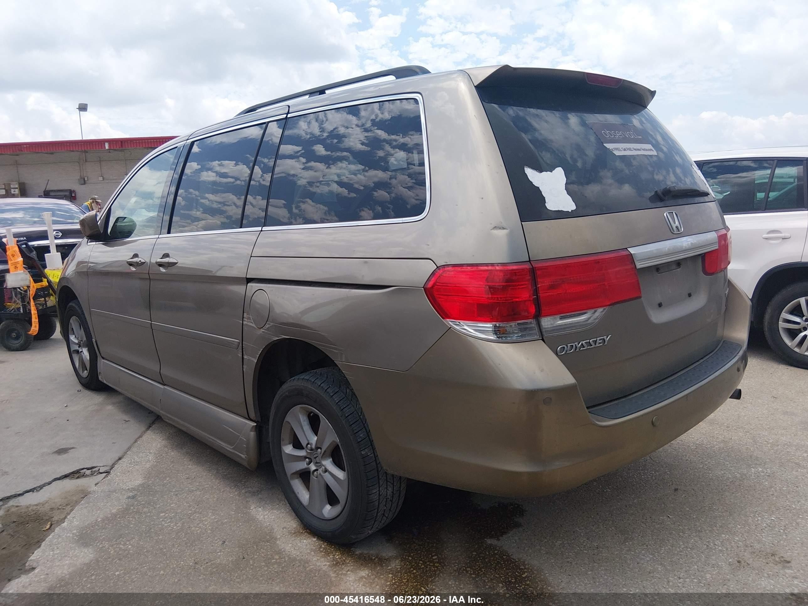 2009 Honda Odyssey Touring Beige vin: 5FNRL38959B052645