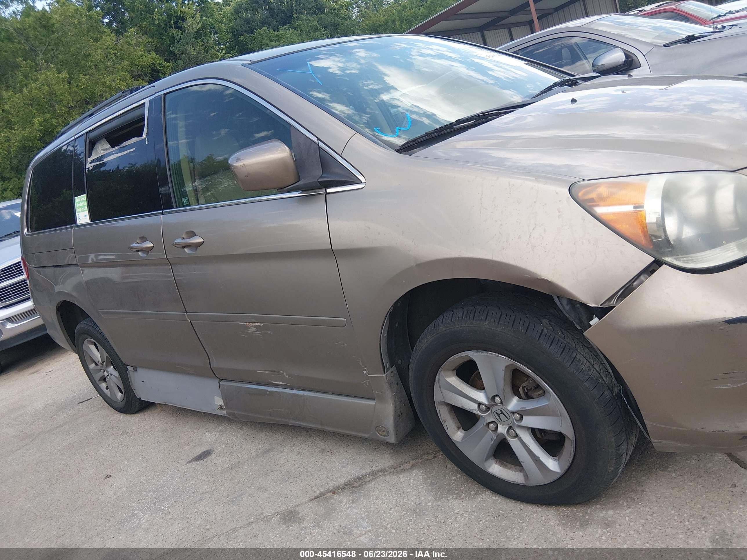 2009 Honda Odyssey Touring Beige vin: 5FNRL38959B052645