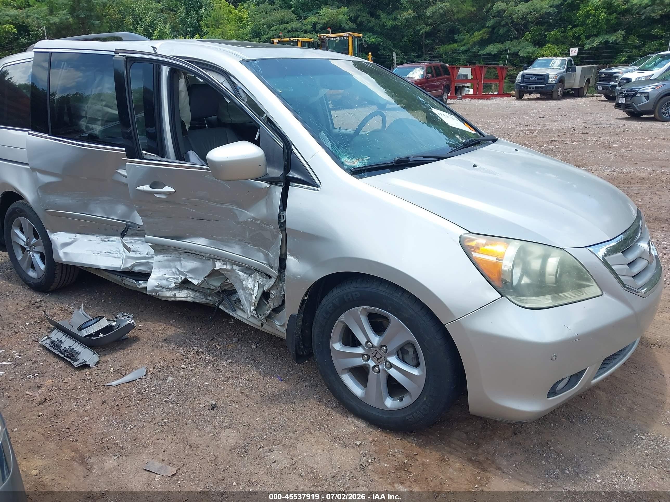 2009 Honda Odyssey Touring Silver vin: 5FNRL38969B059443