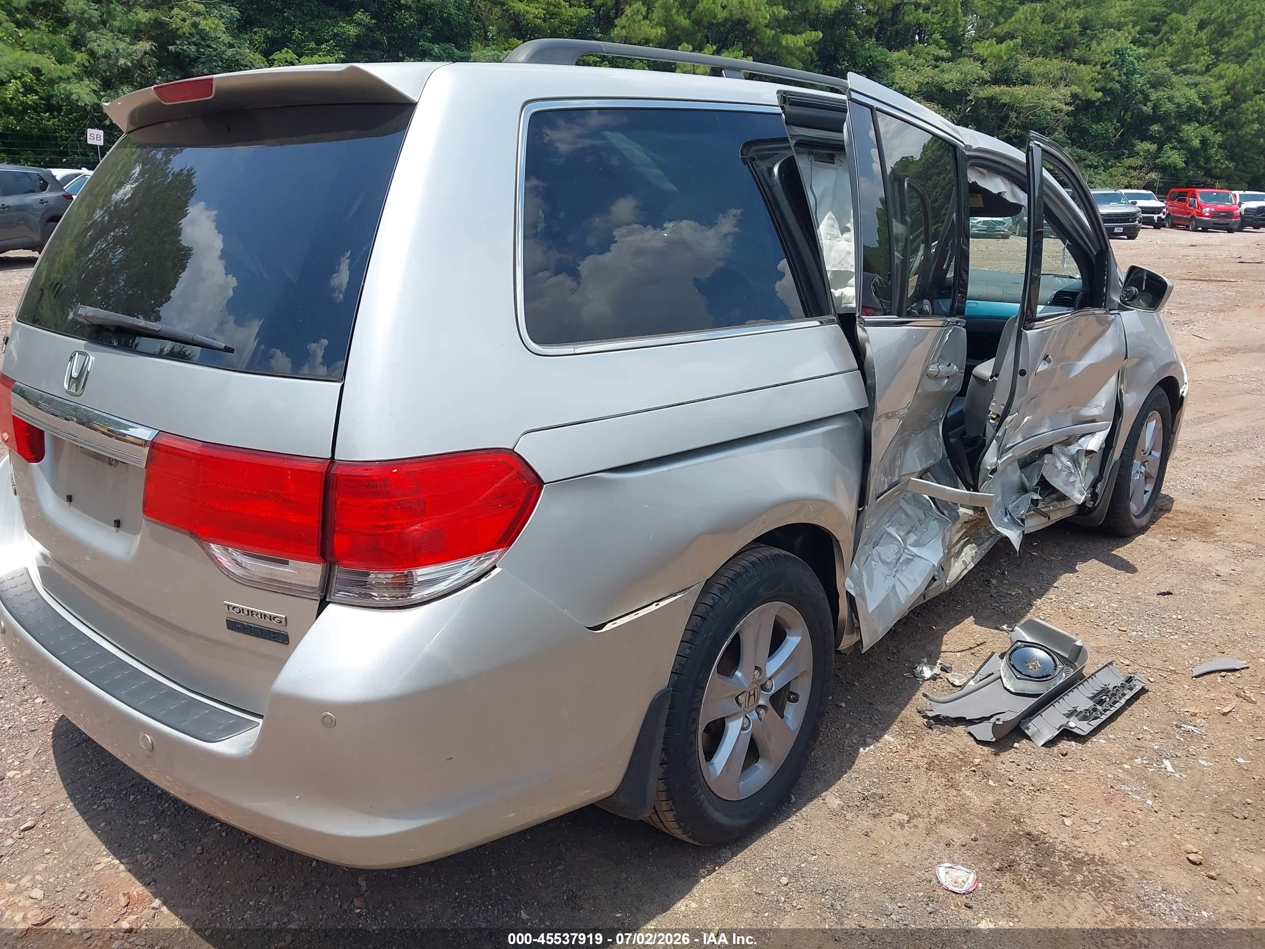 2009 Honda Odyssey Touring Silver vin: 5FNRL38969B059443
