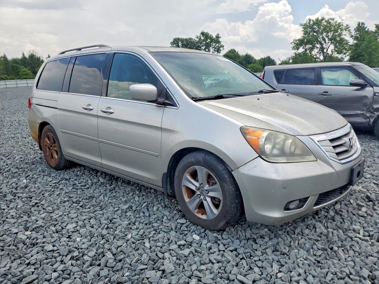 2008 Honda Odyssey Touring Silver vin: 5FNRL38978B004062