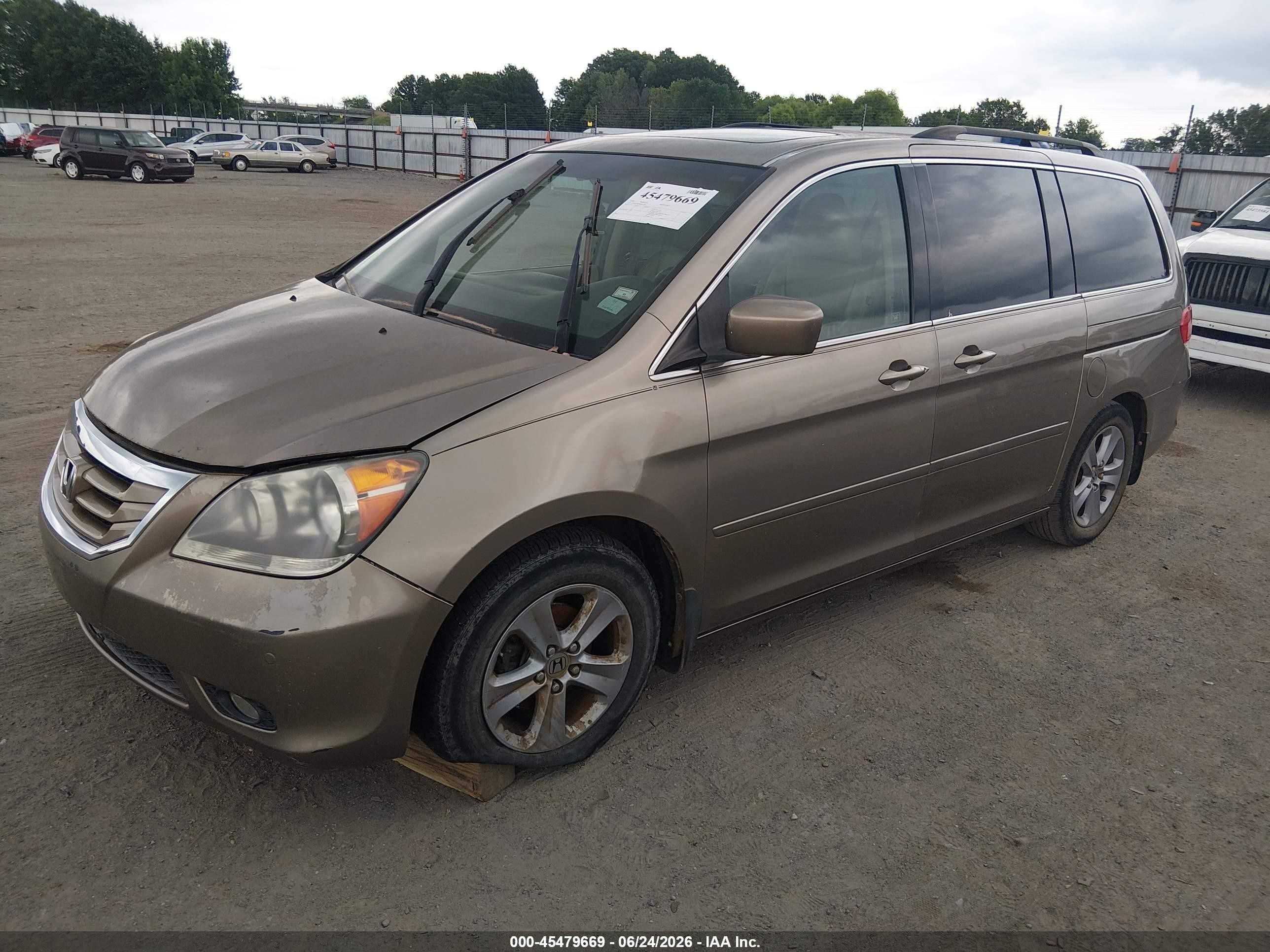 2008 Honda Odyssey Touring Gold vin: 5FNRL38978B081904