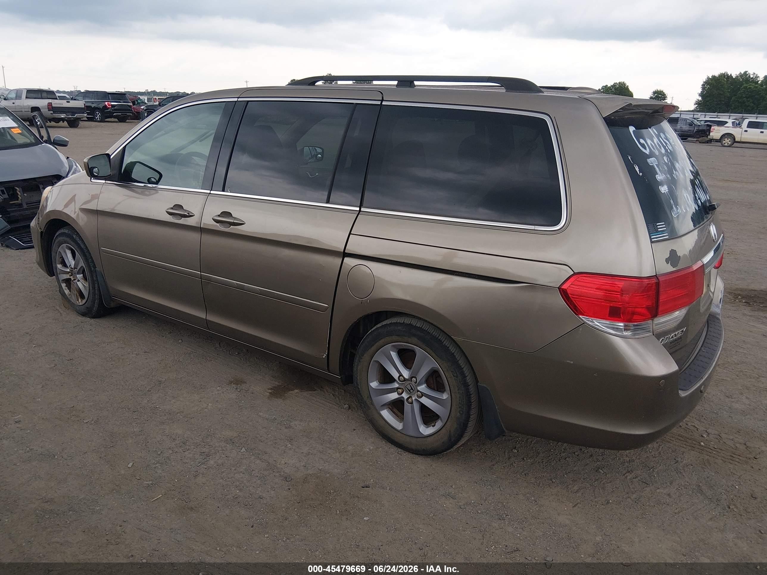 2008 Honda Odyssey Touring Gold vin: 5FNRL38978B081904