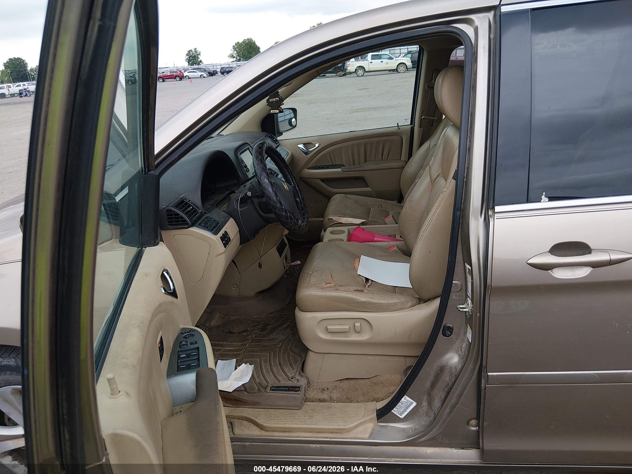 2008 Honda Odyssey Touring Gold vin: 5FNRL38978B081904