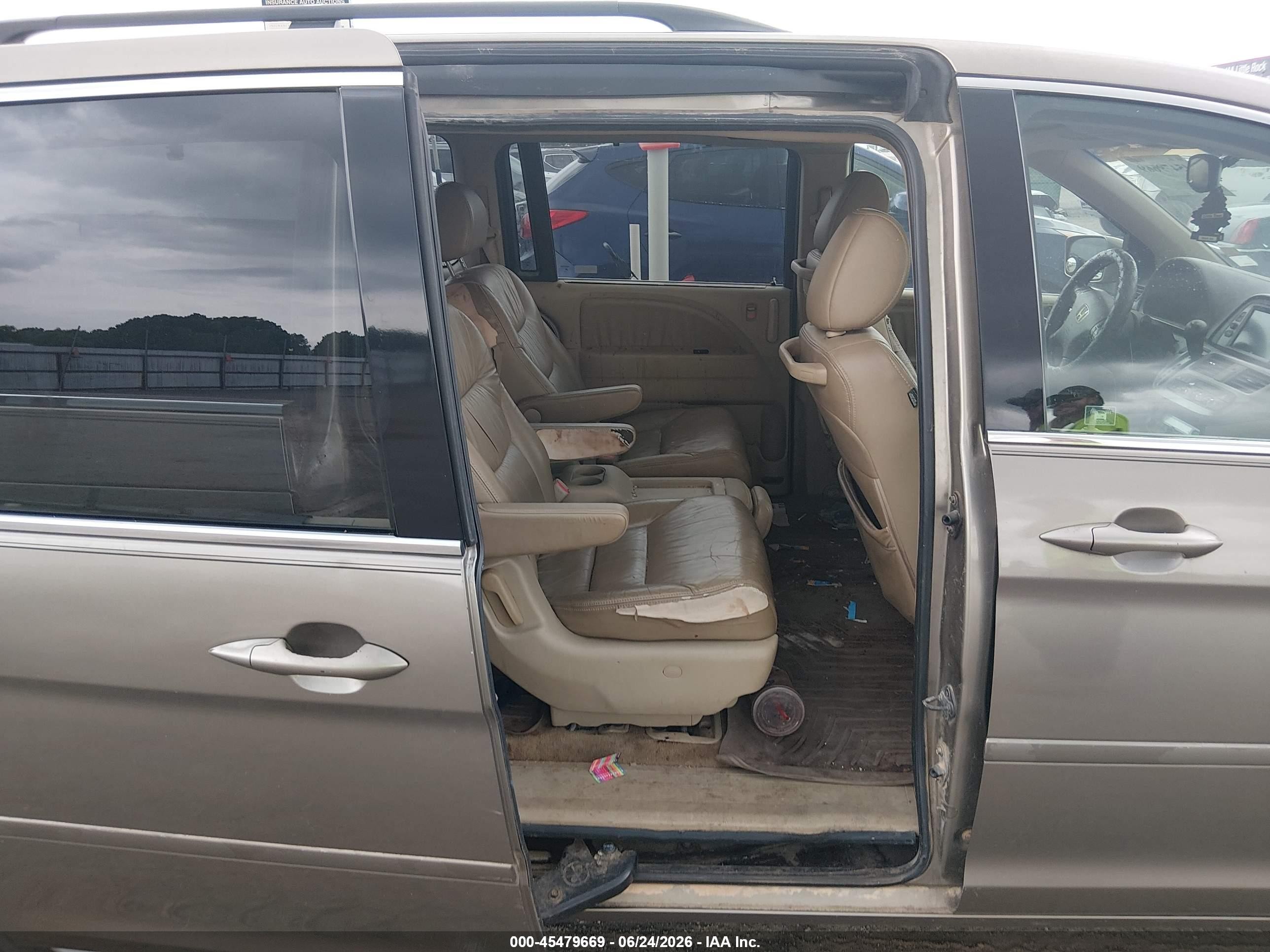2008 Honda Odyssey Touring Gold vin: 5FNRL38978B081904