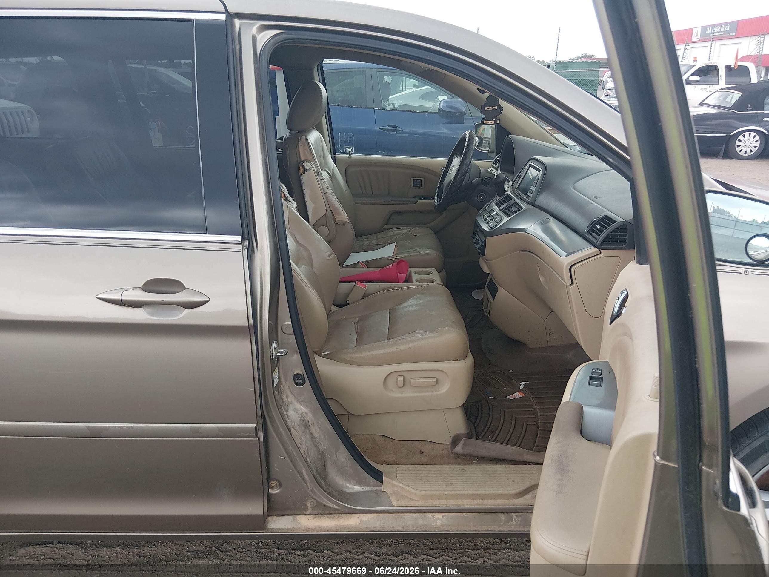 2008 Honda Odyssey Touring Gold vin: 5FNRL38978B081904