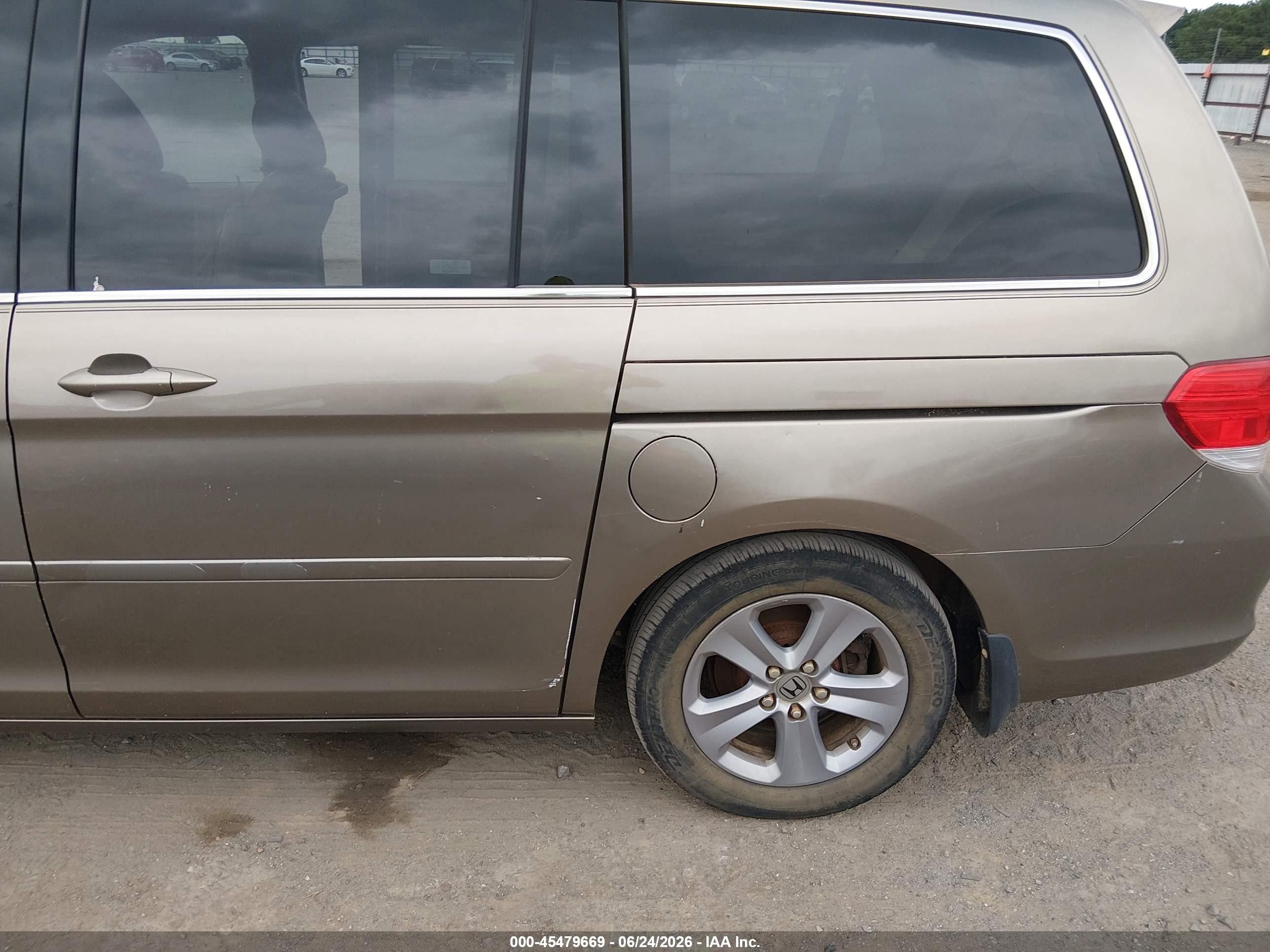 2008 Honda Odyssey Touring Gold vin: 5FNRL38978B081904