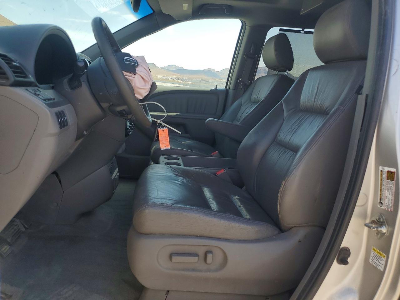2008 Honda Odyssey Touring Silver vin: 5FNRL38978B092983