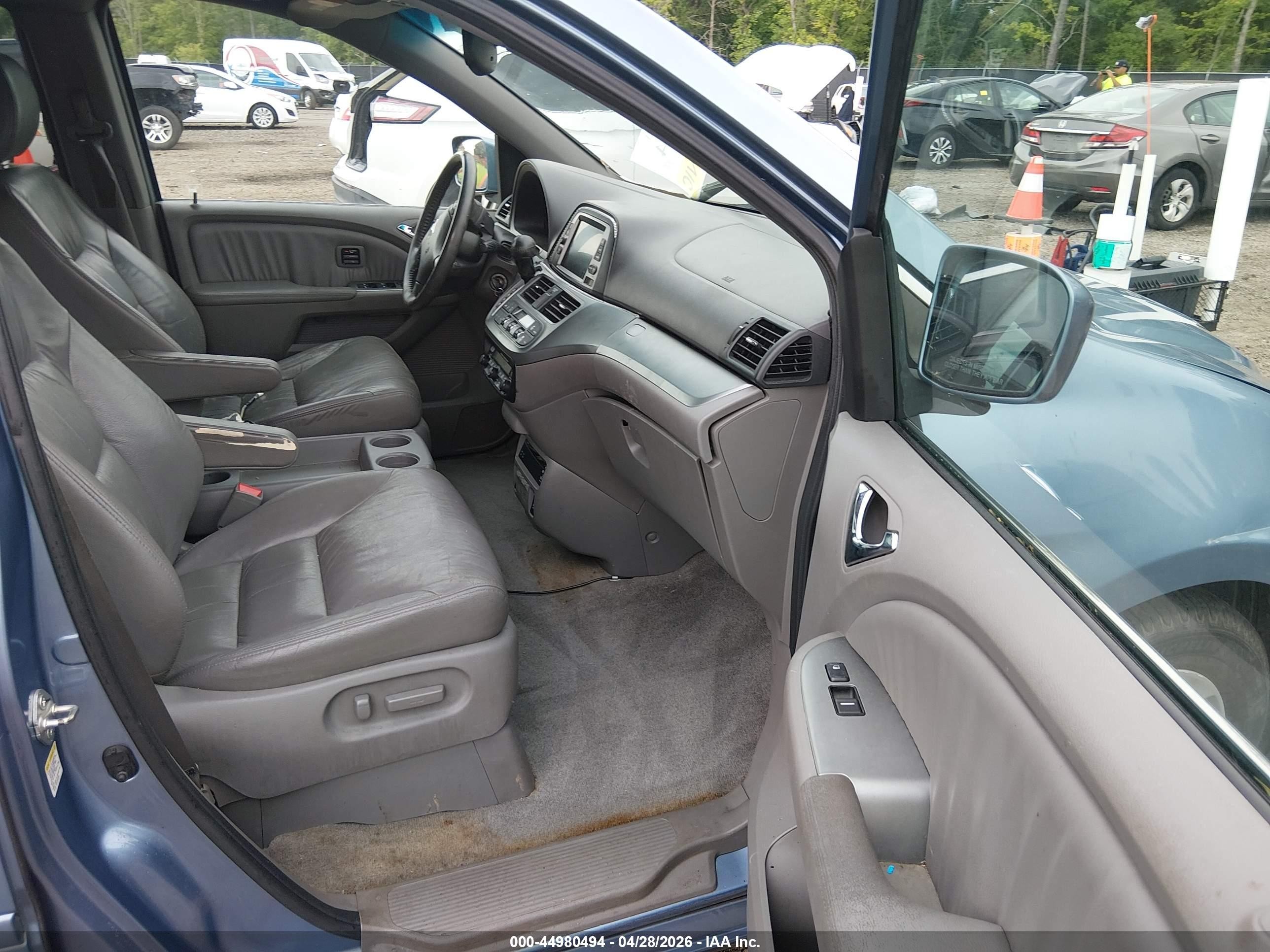 2008 Honda Odyssey Touring Blue vin: 5FNRL38988B010775