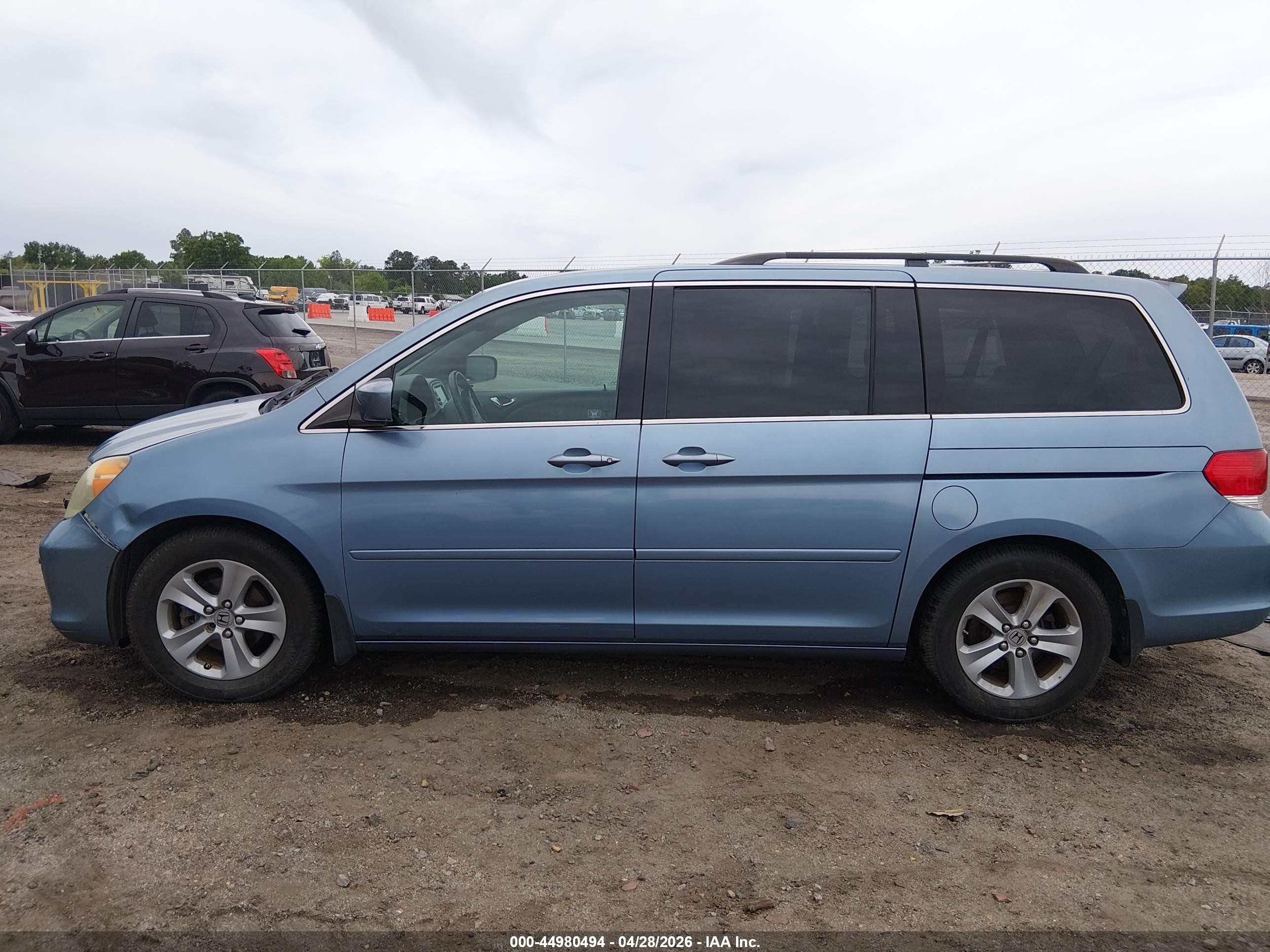 2008 Honda Odyssey Touring Blue vin: 5FNRL38988B010775