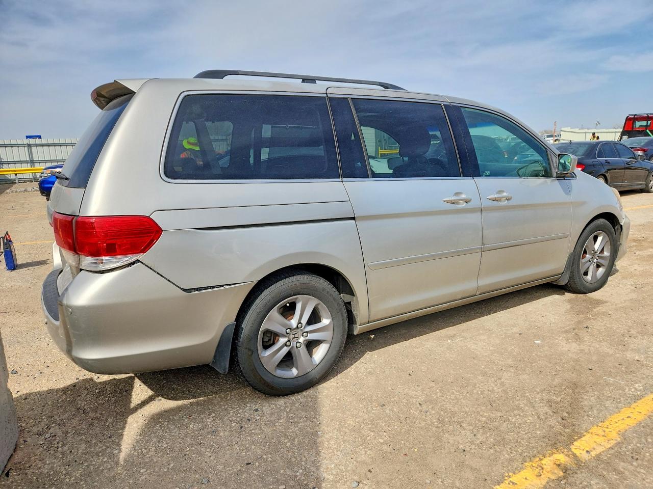 2008 Honda Odyssey Touring Silver vin: 5FNRL38998B043154