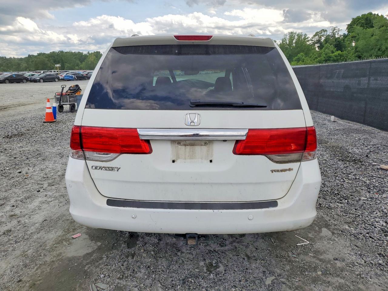 2008 Honda Odyssey Touring White vin: 5FNRL38998B049861
