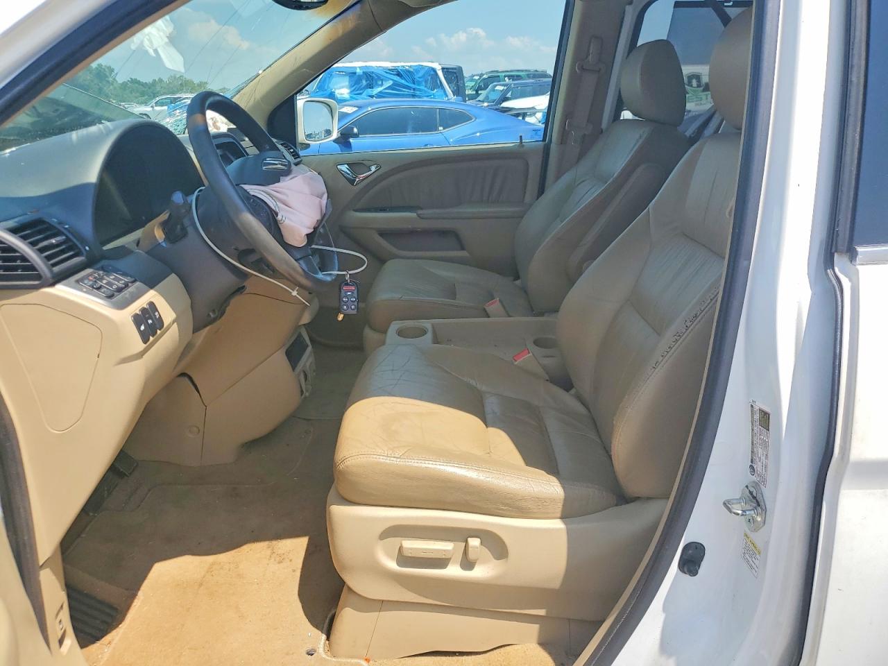 2008 Honda Odyssey Touring White vin: 5FNRL38998B049861