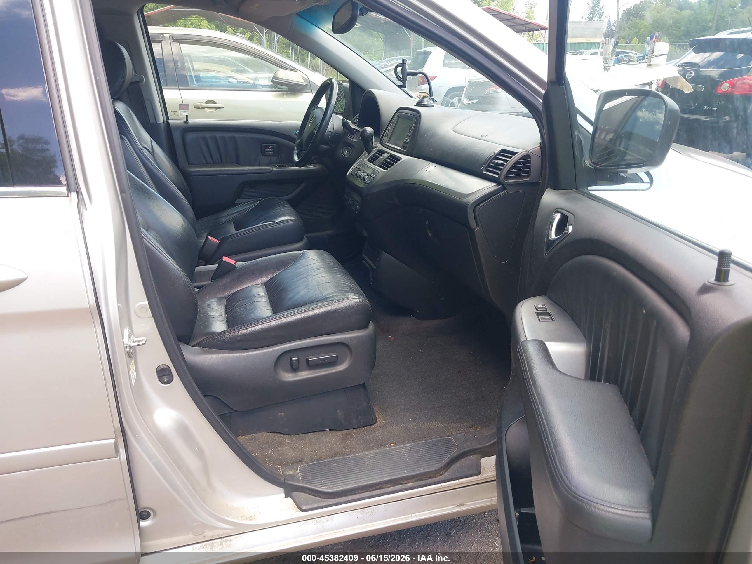 2008 Honda Odyssey Touring Gray vin: 5FNRL38998B090328
