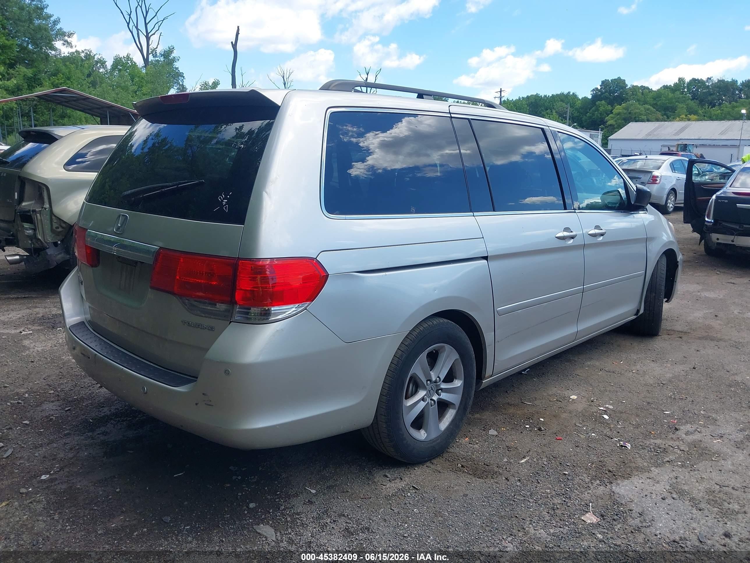 2008 Honda Odyssey Touring Gray vin: 5FNRL38998B090328
