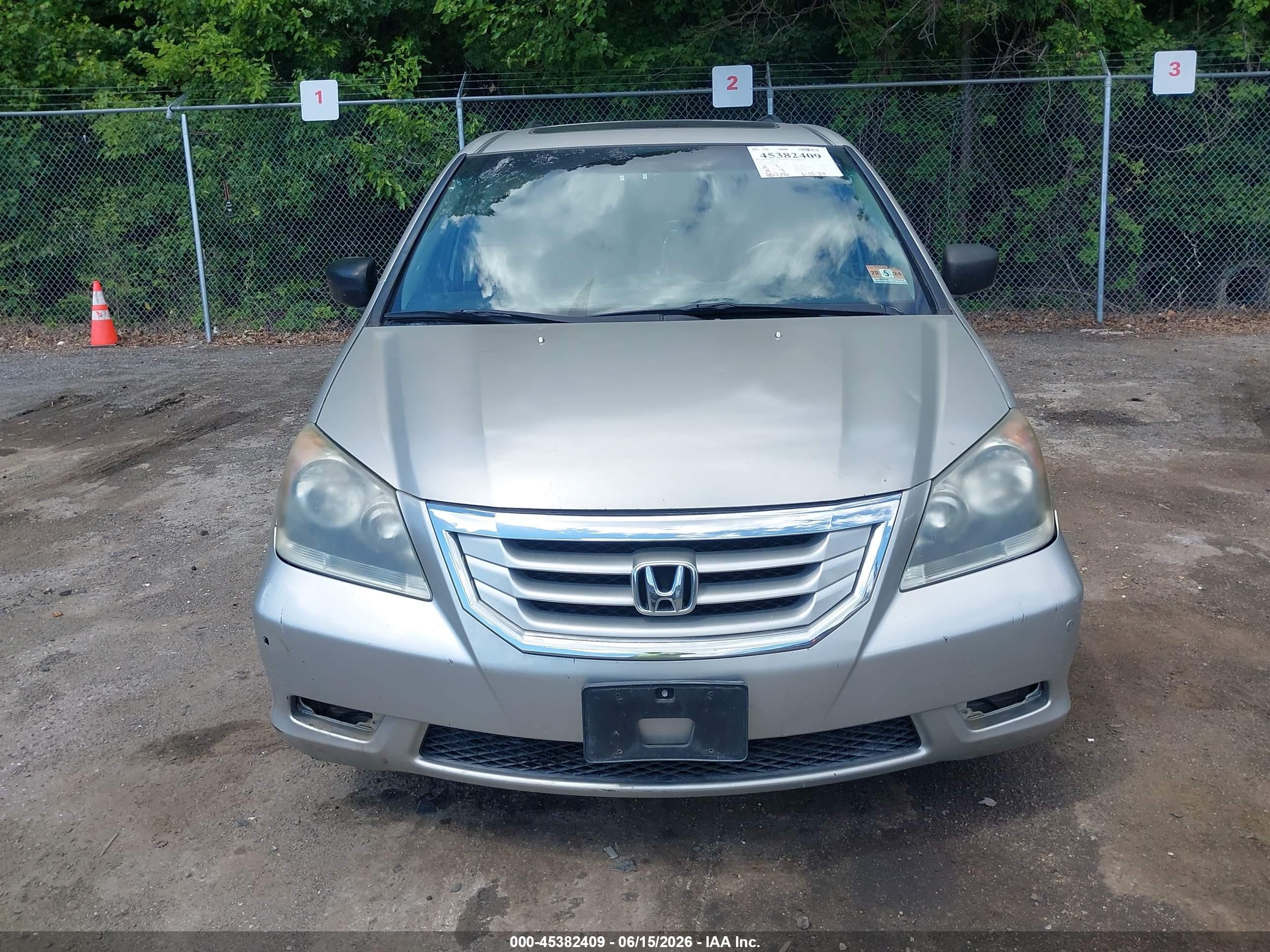 2008 Honda Odyssey Touring Gray vin: 5FNRL38998B090328