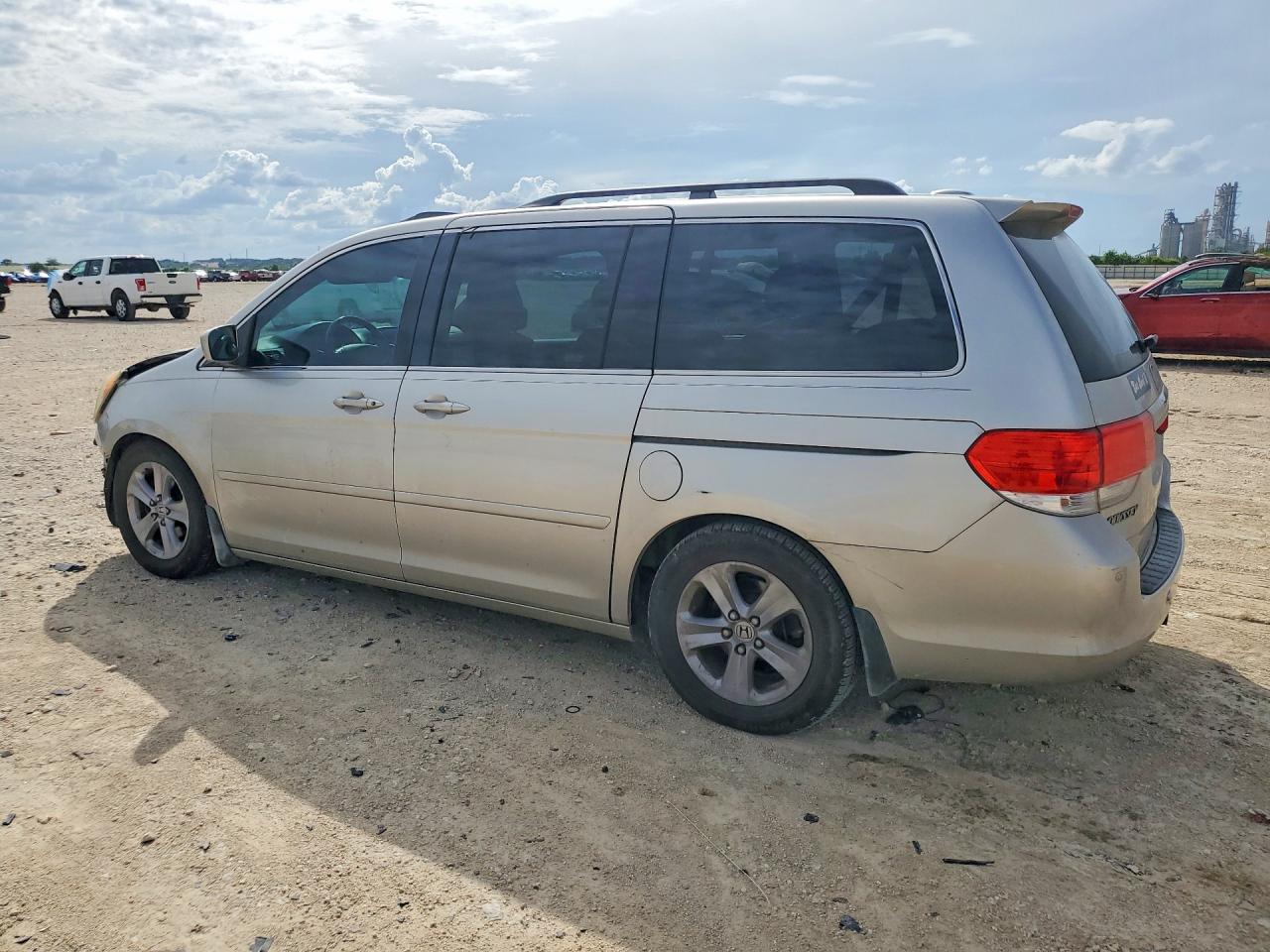 2009 Honda Odyssey Touring Серебряный vin: 5FNRL38999B012648