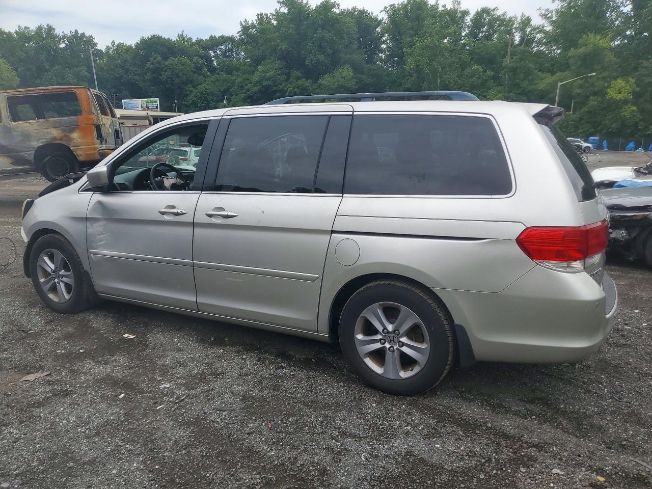 2008 Honda Odyssey Touring Silver vin: 5FNRL389X8B066913