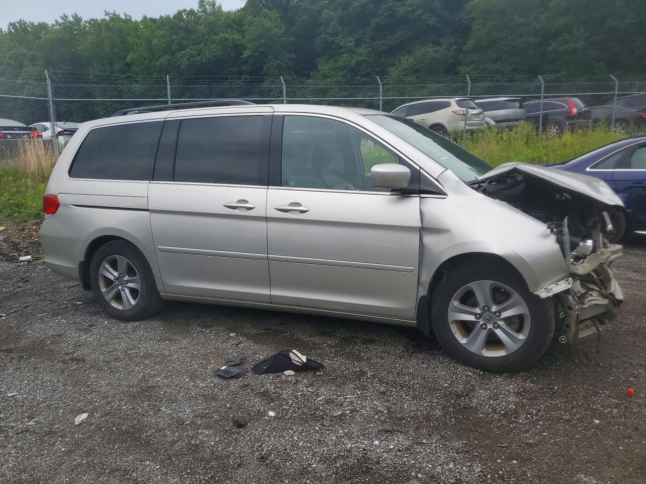 2008 Honda Odyssey Touring Silver vin: 5FNRL389X8B066913
