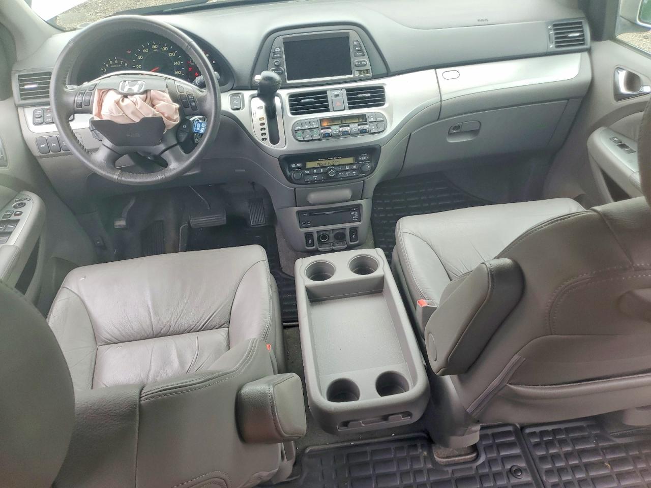 2008 Honda Odyssey Touring Silver vin: 5FNRL389X8B066913