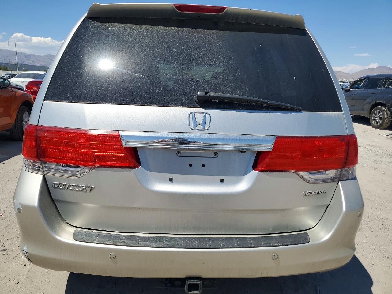 2009 Honda Odyssey Touring Silver vin: 5FNRL389X9B057968