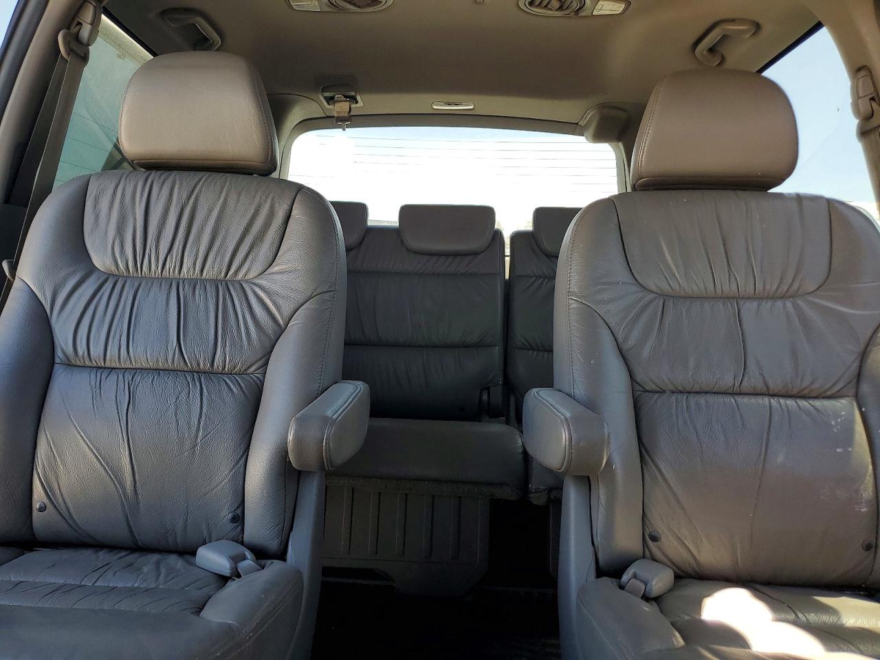 2009 Honda Odyssey Touring Silver vin: 5FNRL389X9B057968