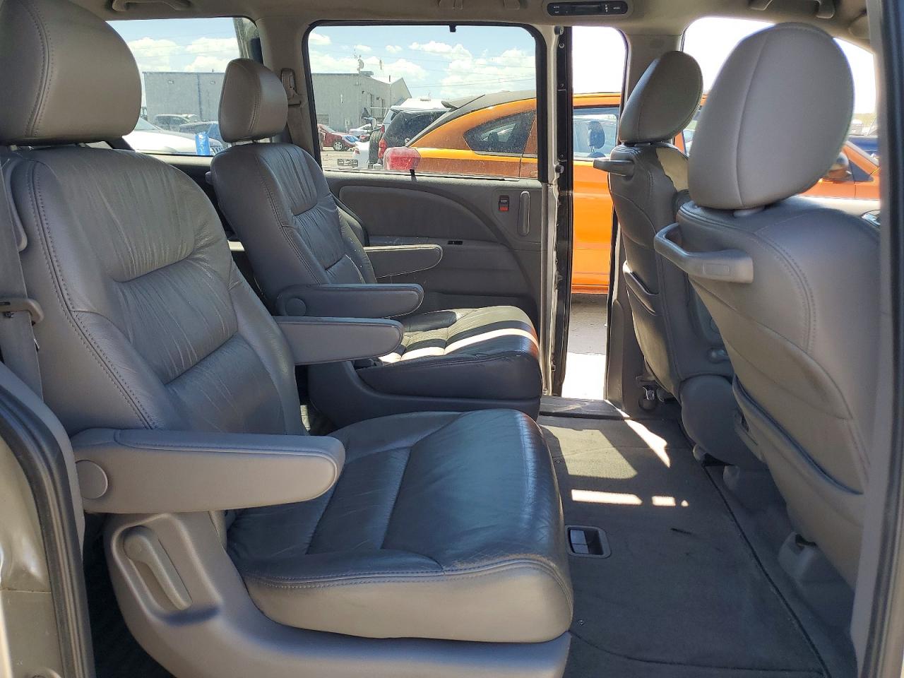 2009 Honda Odyssey Touring Silver vin: 5FNRL389X9B057968