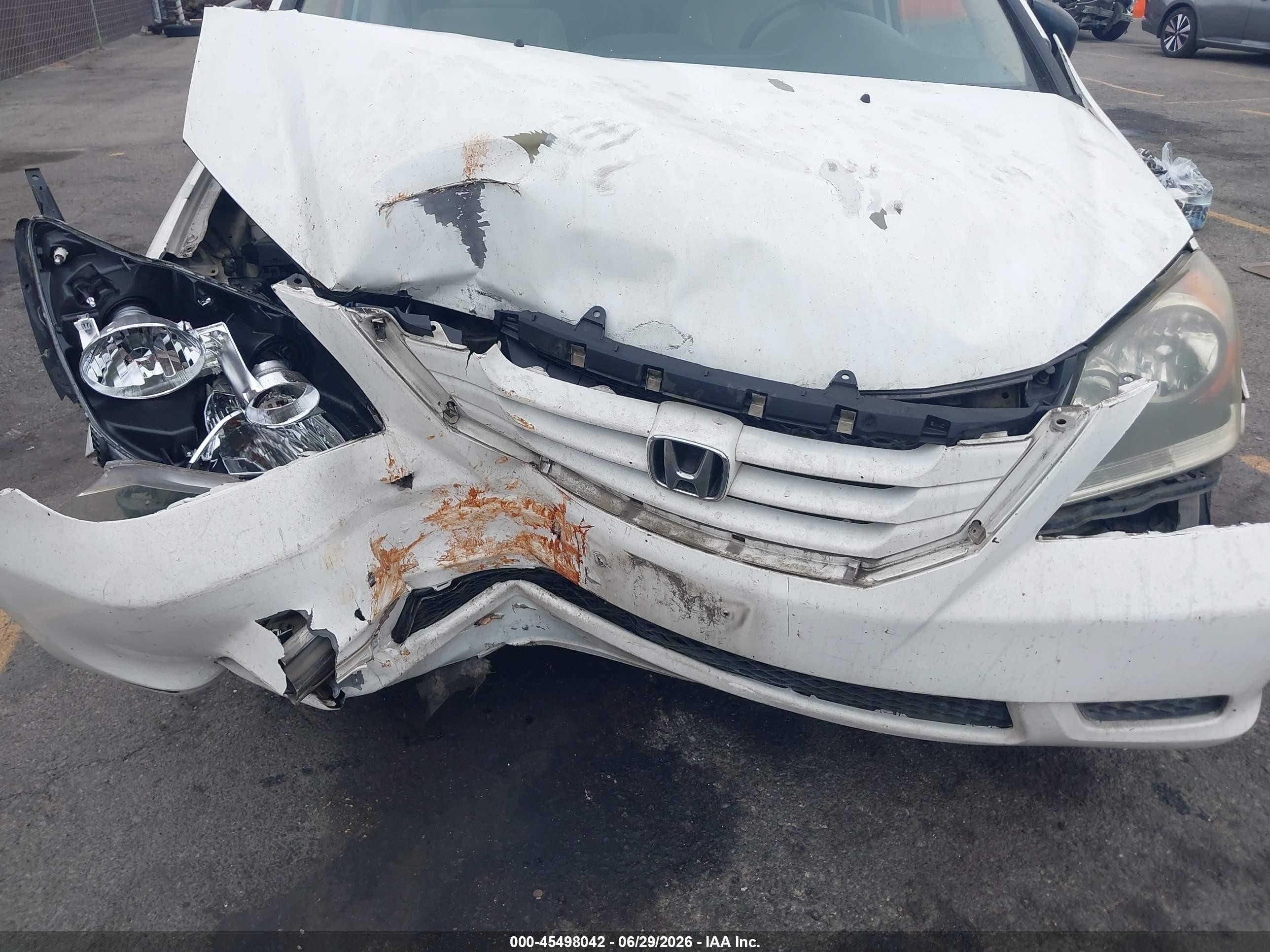 2010 Honda Odyssey Lx White vin: 5FNRL3H20AB037803