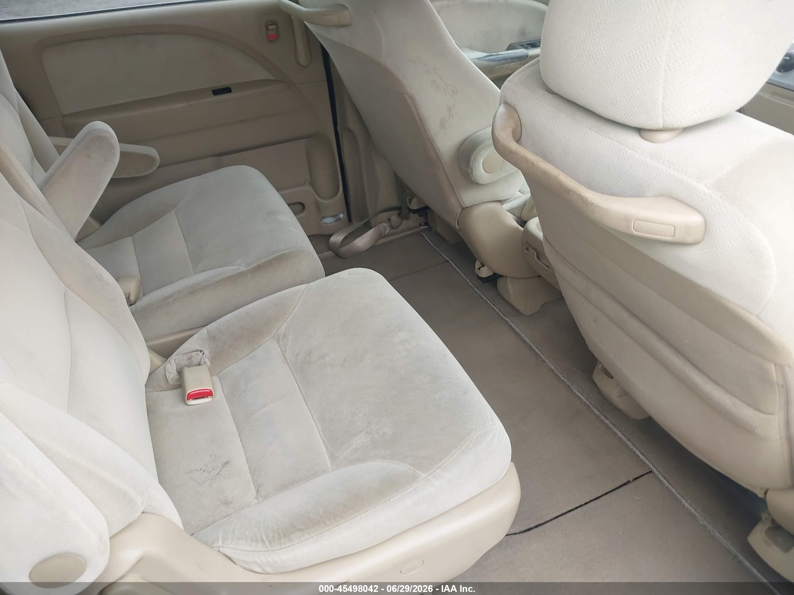 2010 Honda Odyssey Lx White vin: 5FNRL3H20AB037803