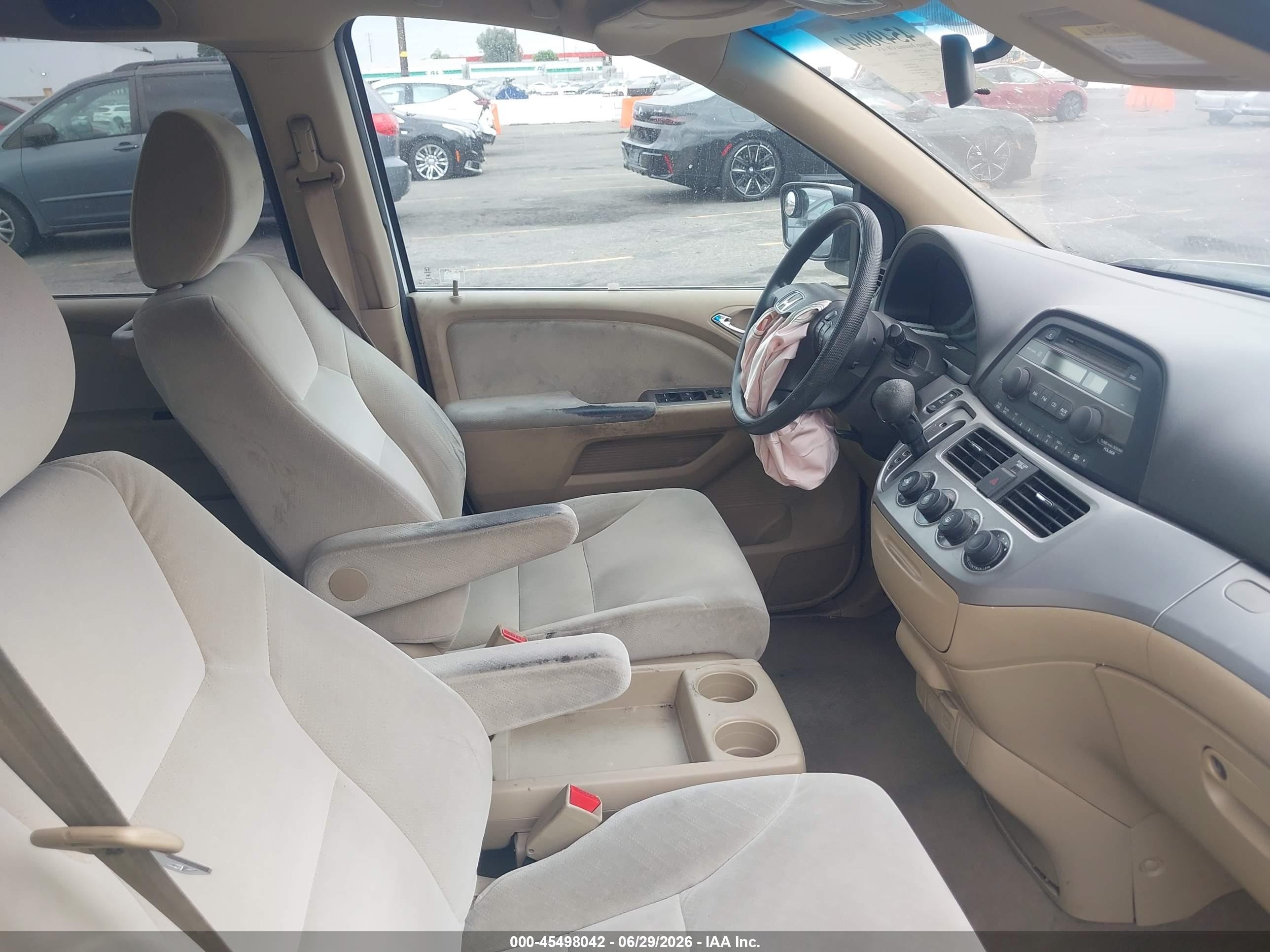 2010 Honda Odyssey Lx White vin: 5FNRL3H20AB037803