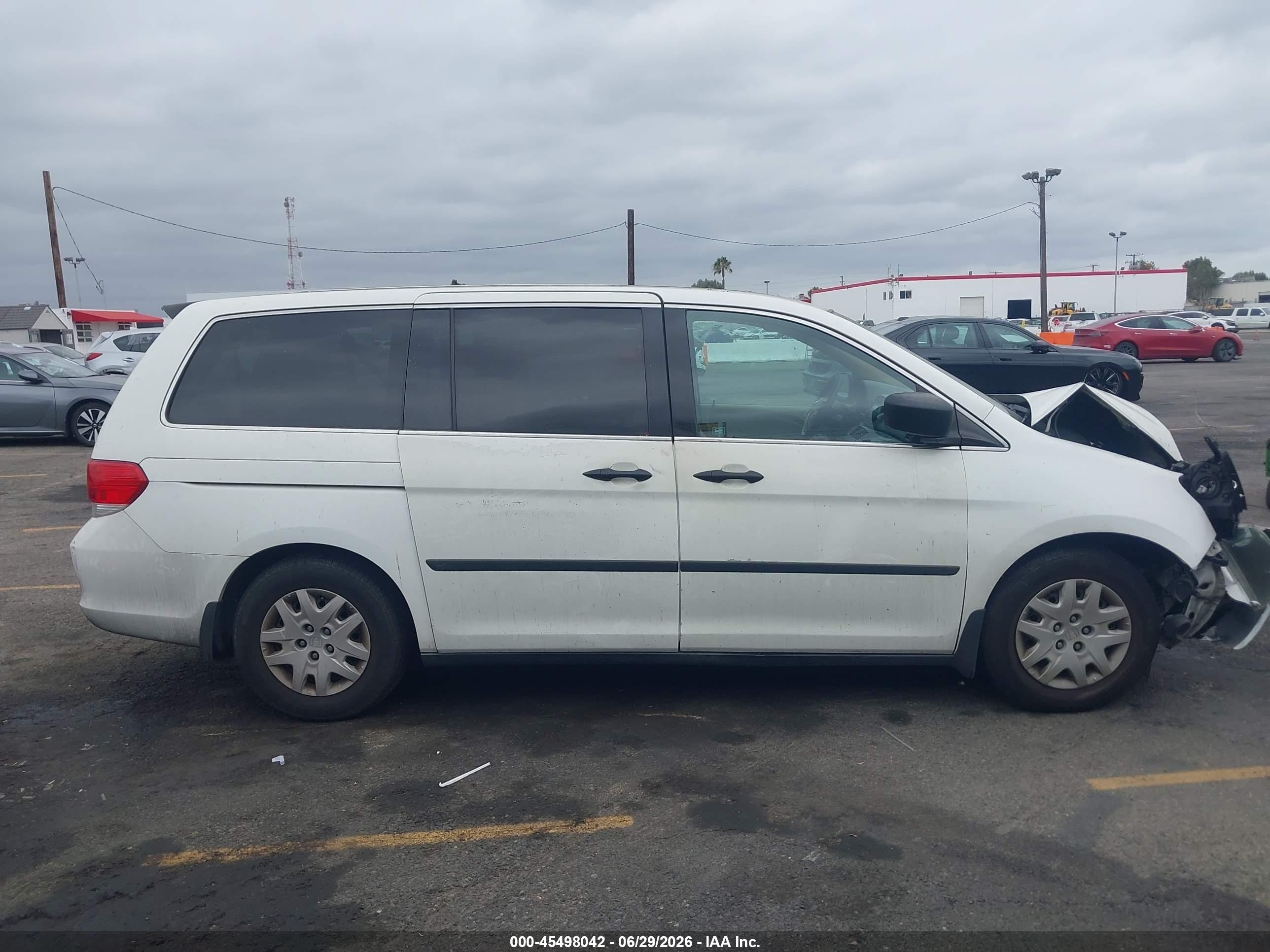 2010 Honda Odyssey Lx White vin: 5FNRL3H20AB037803