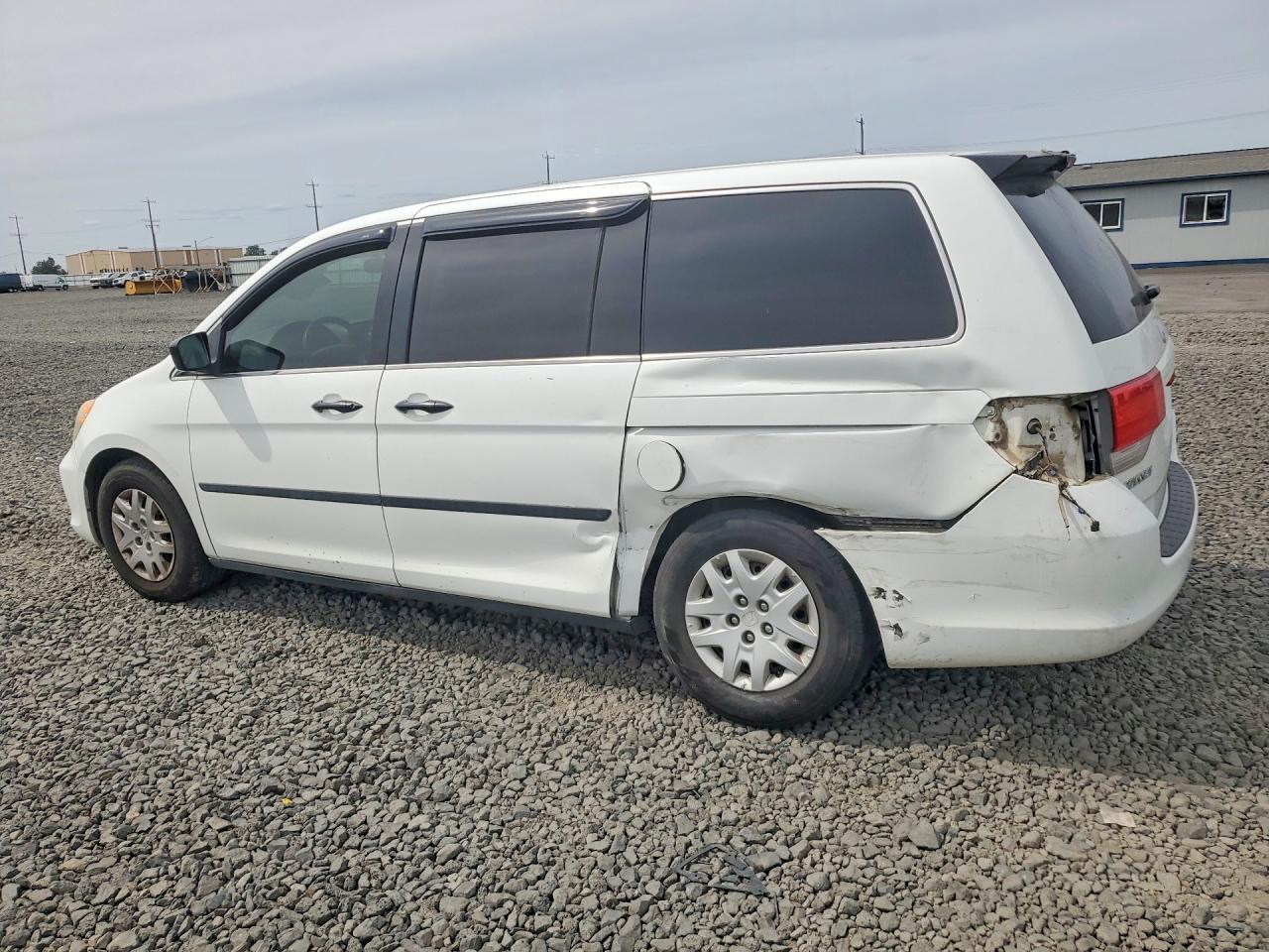 2010 Honda Odyssey Lx White vin: 5FNRL3H20AB110328