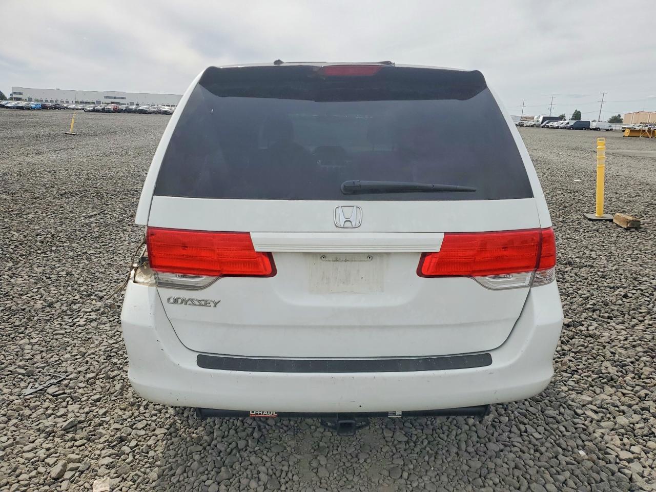 2010 Honda Odyssey Lx White vin: 5FNRL3H20AB110328