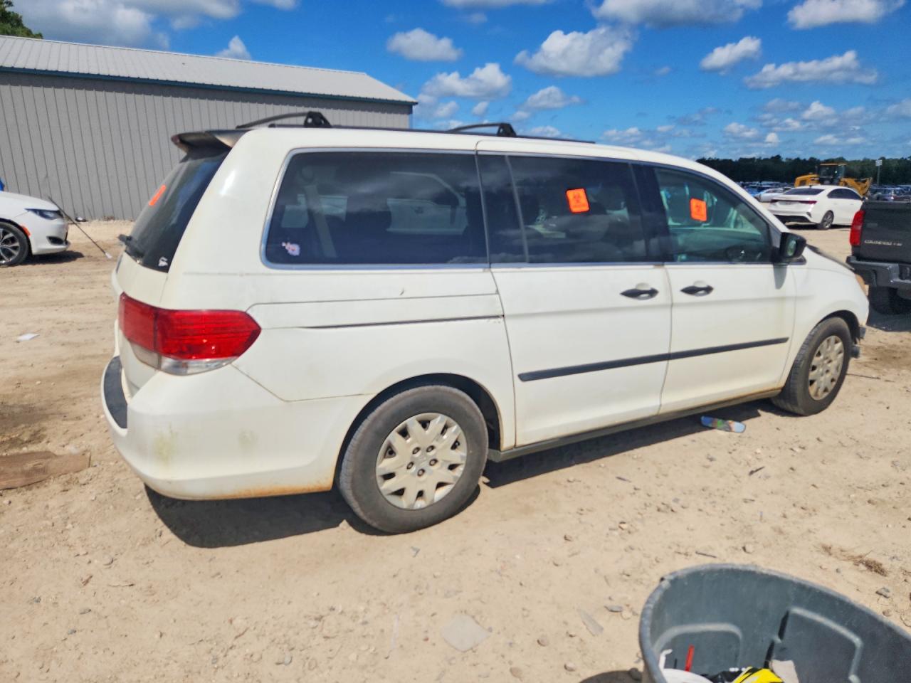 2010 Honda Odyssey Lx White vin: 5FNRL3H21AB034277