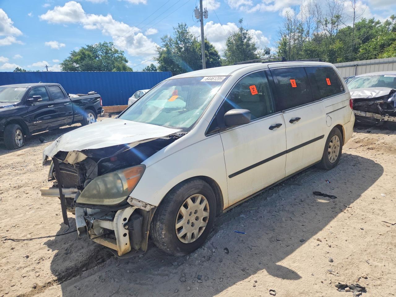 2010 Honda Odyssey Lx White vin: 5FNRL3H21AB034277