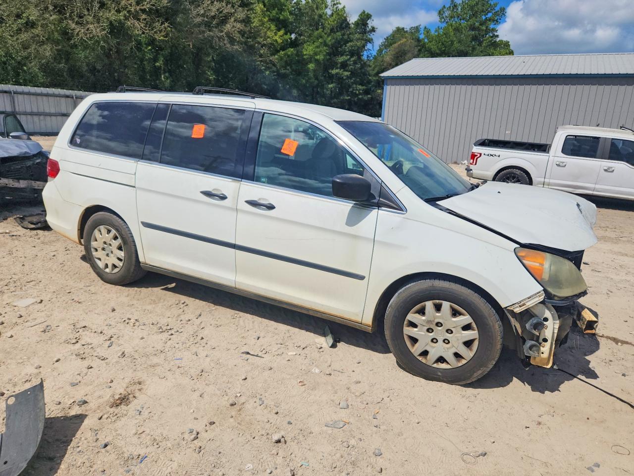 2010 Honda Odyssey Lx White vin: 5FNRL3H21AB034277