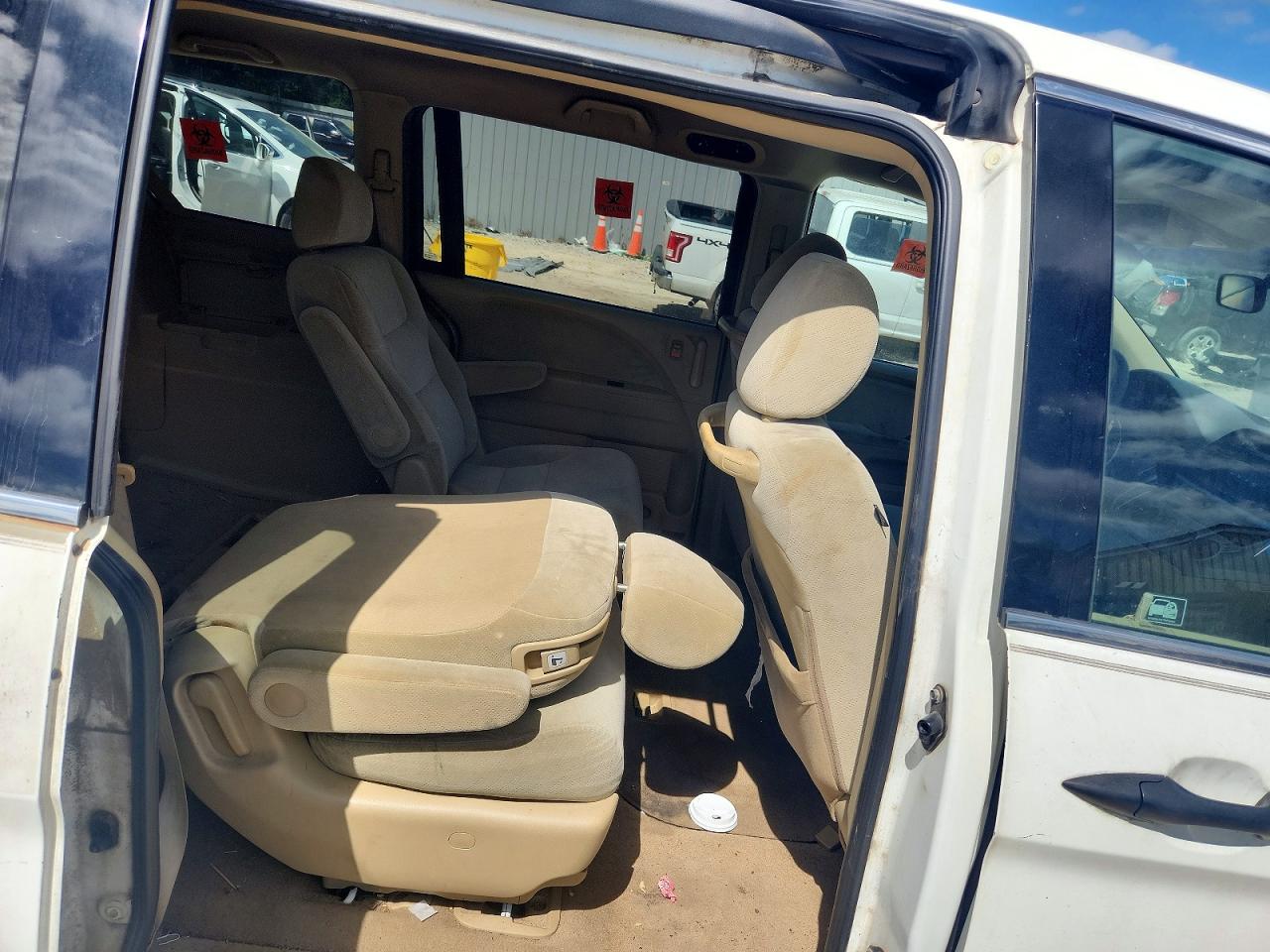 2010 Honda Odyssey Lx White vin: 5FNRL3H21AB034277