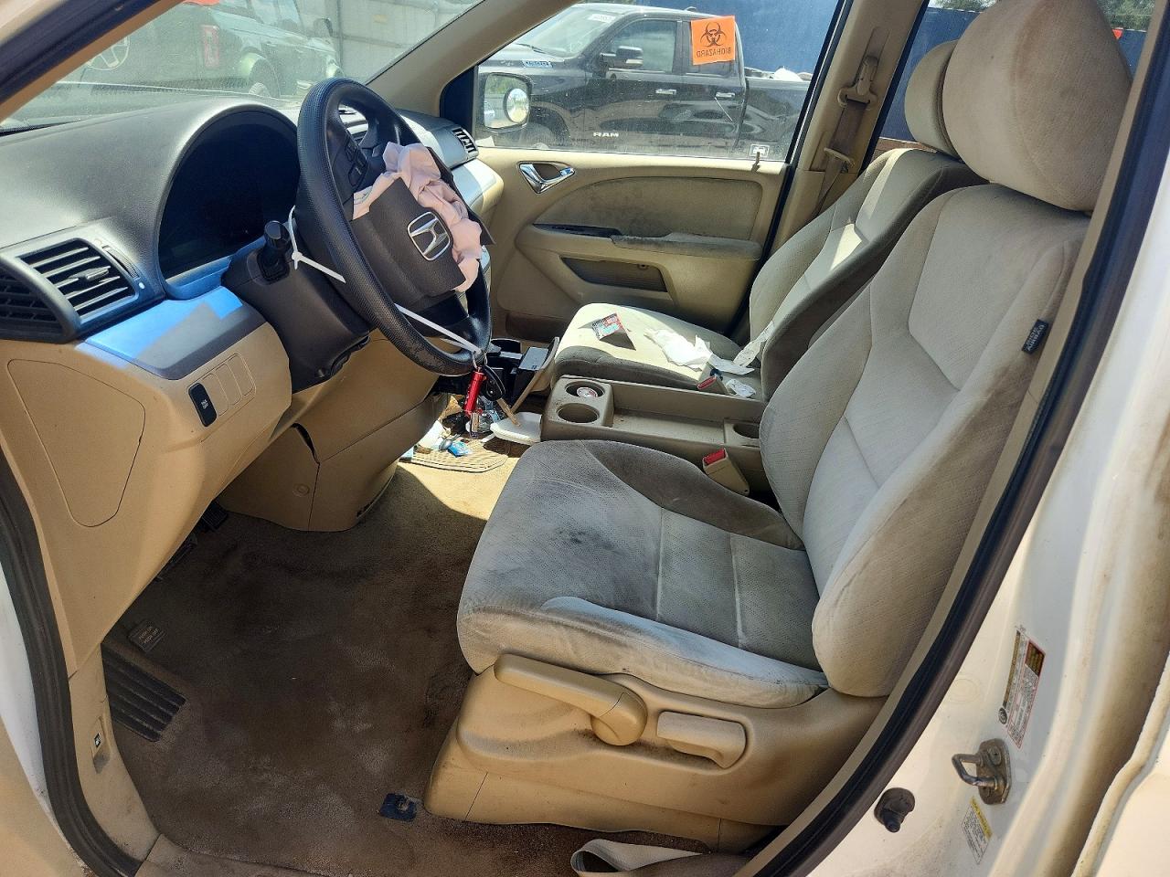 2010 Honda Odyssey Lx White vin: 5FNRL3H21AB034277