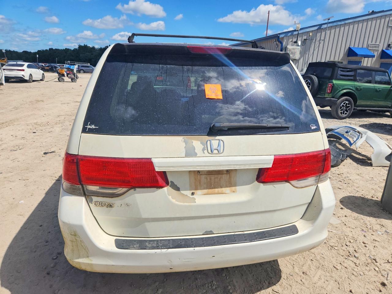 2010 Honda Odyssey Lx White vin: 5FNRL3H21AB034277