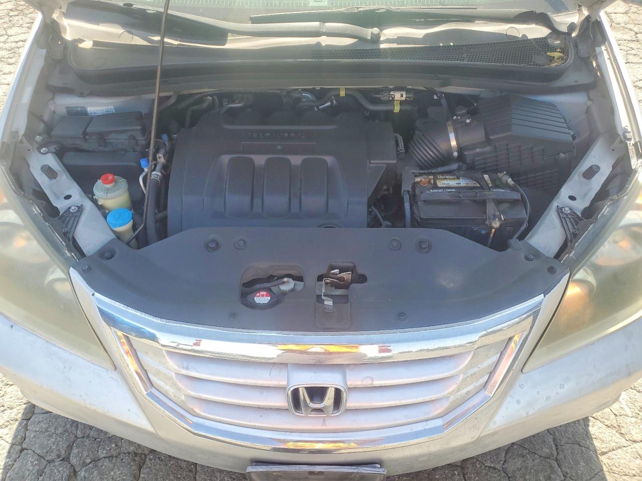 2010 Honda Odyssey Silver vin: 5FNRL3H21AB050446