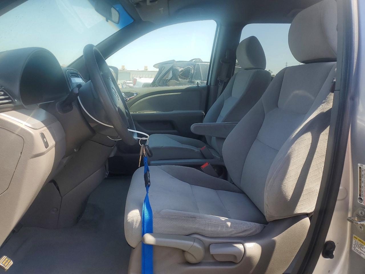 2010 Honda Odyssey Silver vin: 5FNRL3H21AB050446