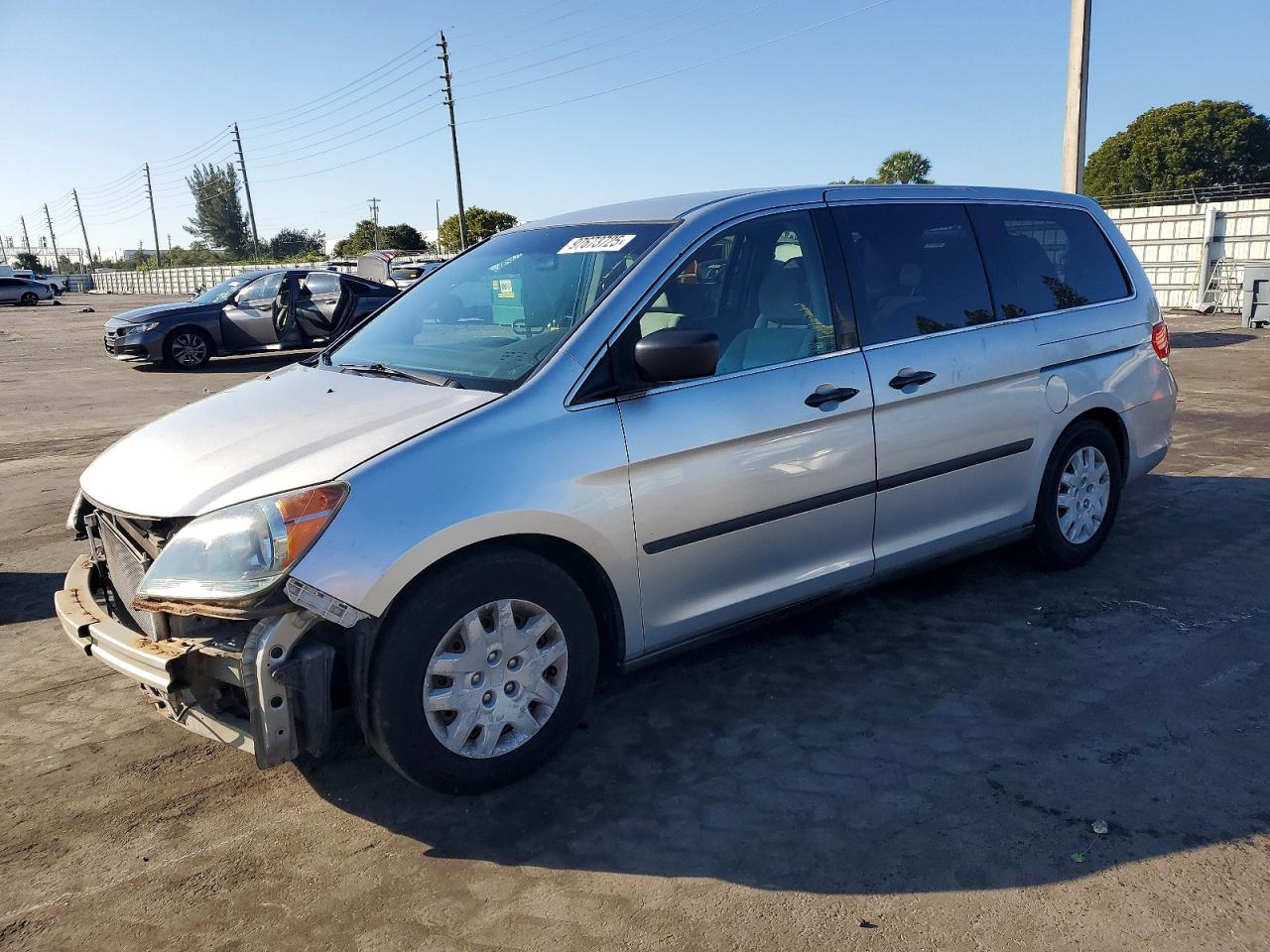 2010 Honda Odyssey Lx Silver vin: 5FNRL3H21AB111844