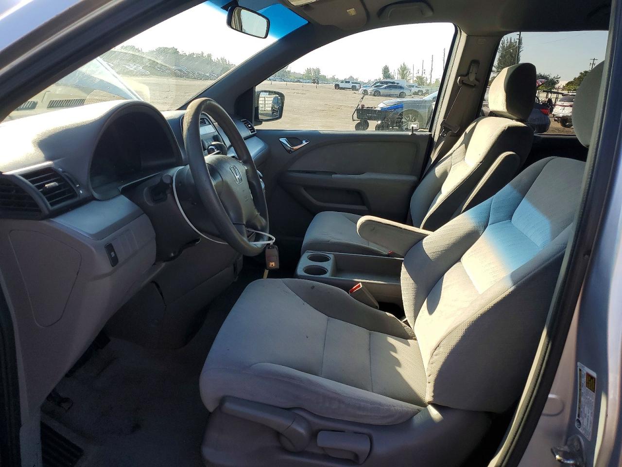 2010 Honda Odyssey Lx Silver vin: 5FNRL3H21AB111844